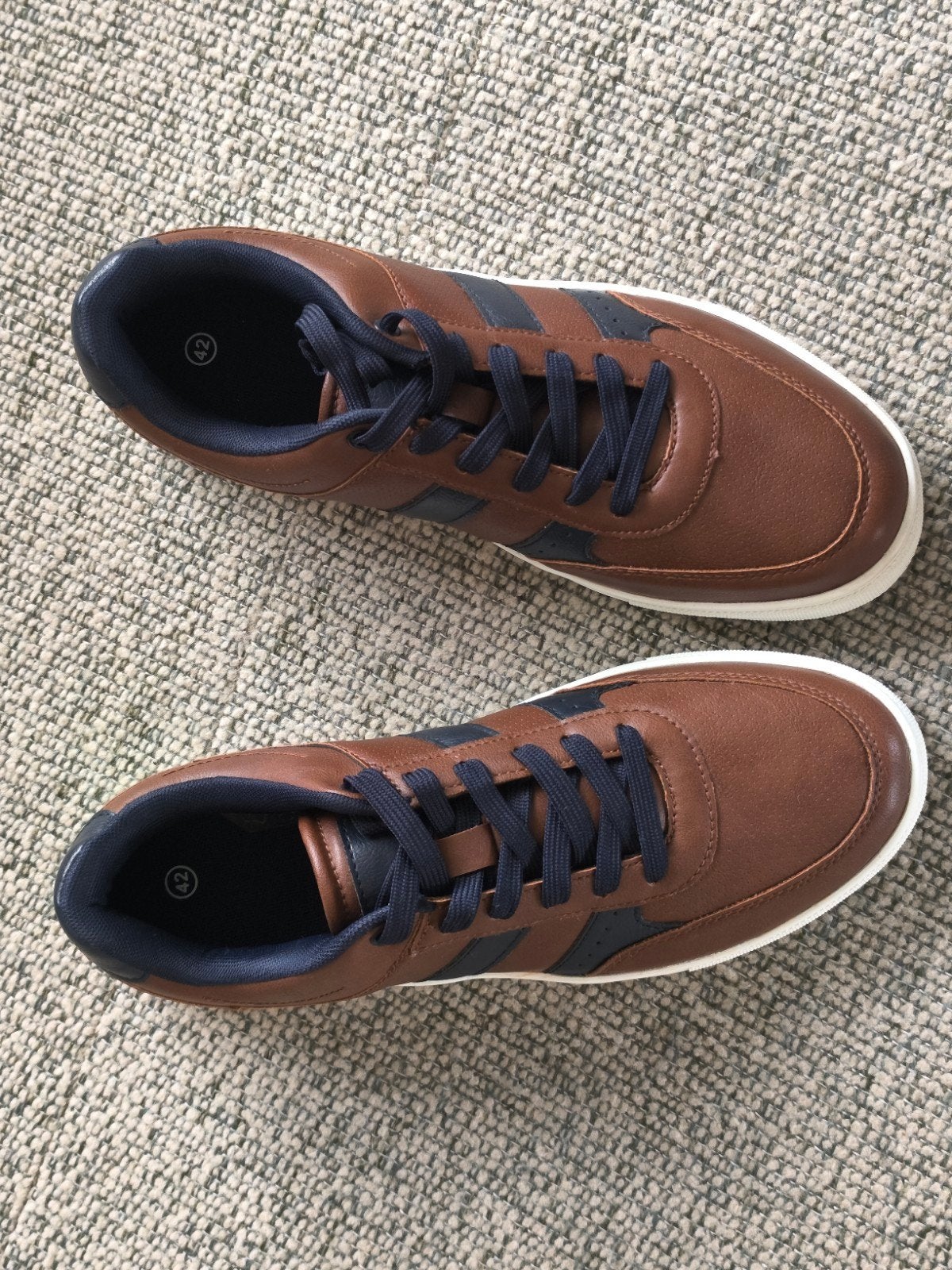Bruine sneakers maat 42, Kleding | Heren, Nieuw, Ophalen of Verzenden, Sneakers of Gympen, Onbekend