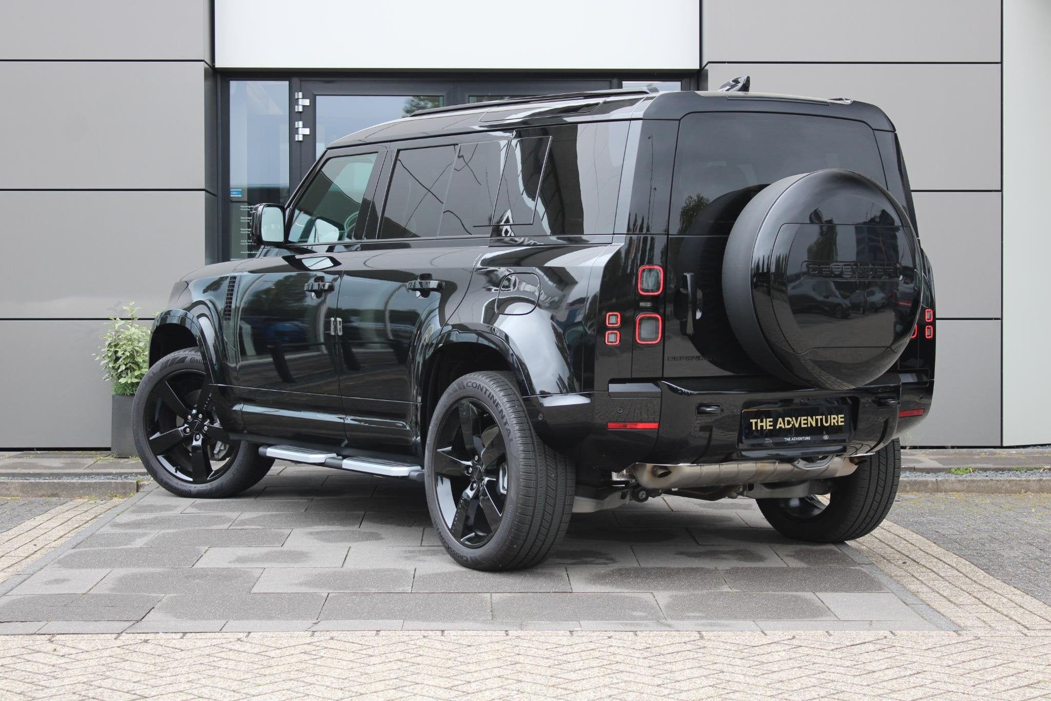 Land Rover Defender 110 P300e X-Dynamic HSE | MY26 | NL | Ko, Auto's, Automaat, Stof, Gebruikt, Met garantie (alle)