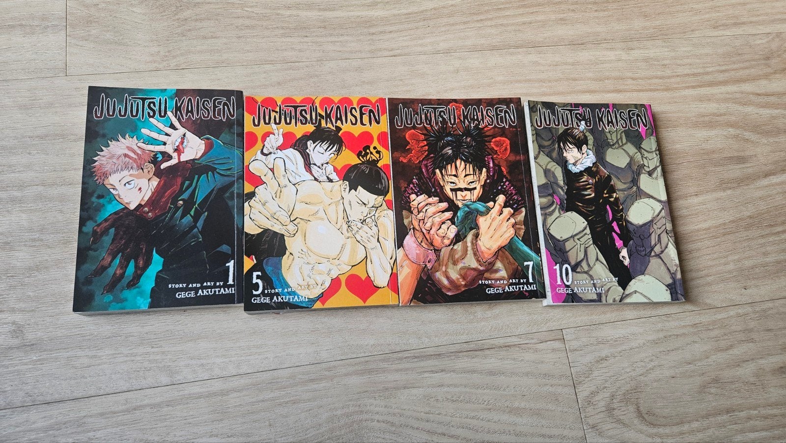Jujutsu Kaisen Manga Deel 1, 5, 7 en 10, Boeken, Meerdere stripboeken, Ophalen of Verzenden, Zo goed als nieuw