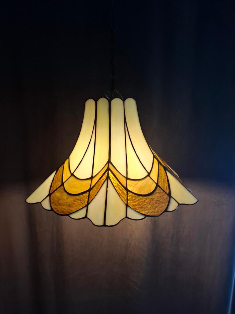 Vintage Tiffany hanglamp, glas in lood, Huis en Inrichting, Lampen | Hanglampen, Gebruikt, 50 tot 75 cm, Ophalen of Verzenden