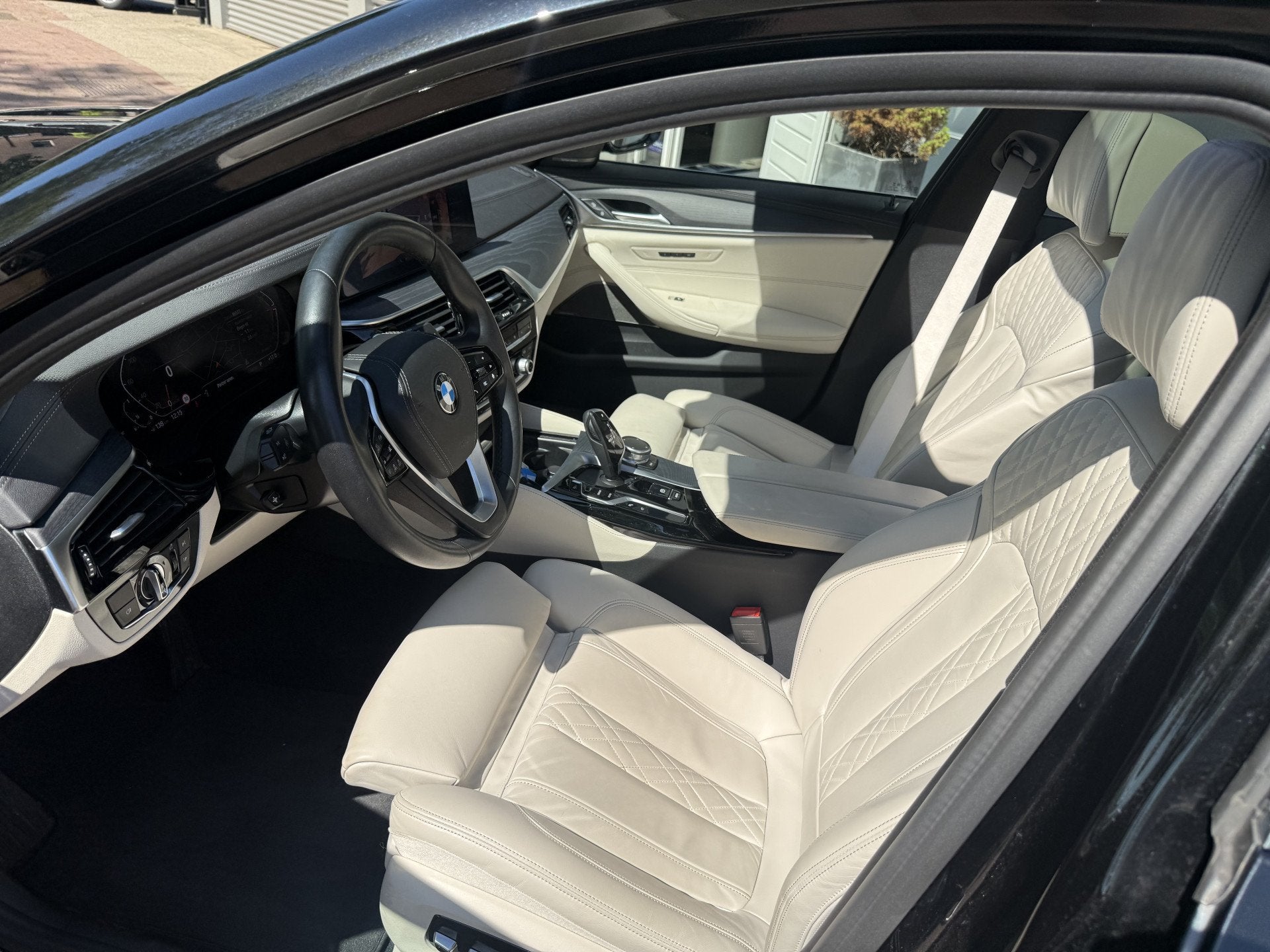 Foto 55 van BMW 5 Serie Touring 520i High Executive | Pano | Leder | 04-