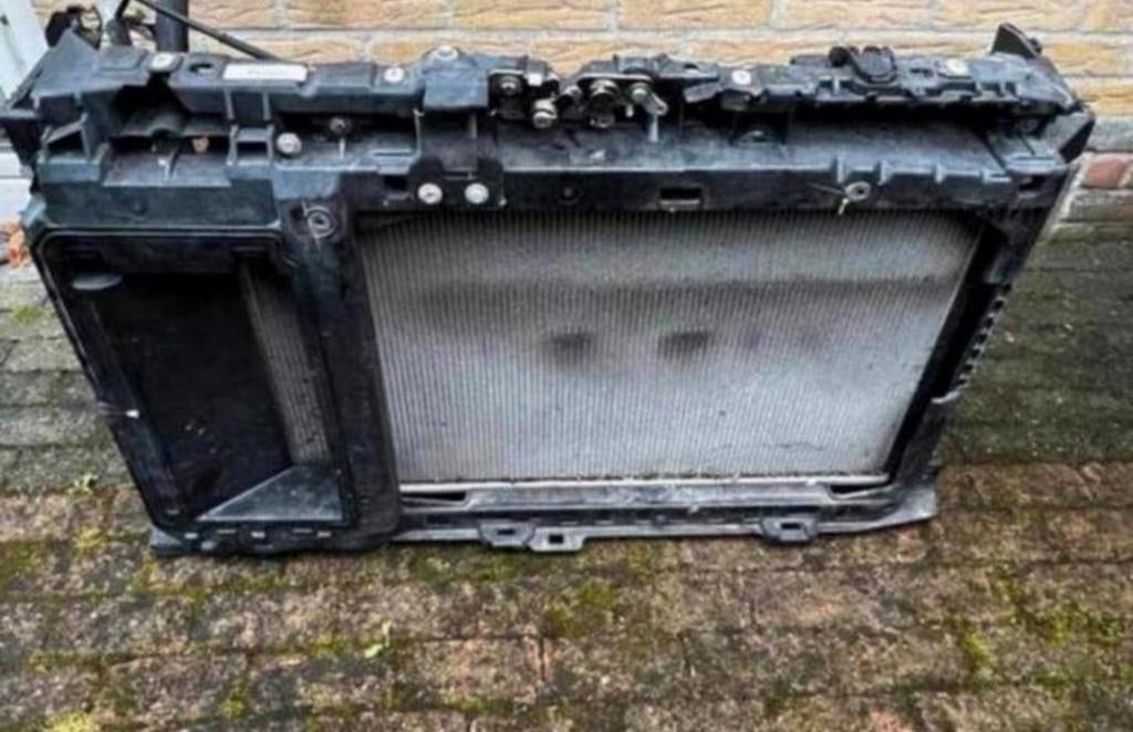 Opel Corsa F elektrische koeler set met airco leidingen, Ophalen of Verzenden, Gebruikt, Opel