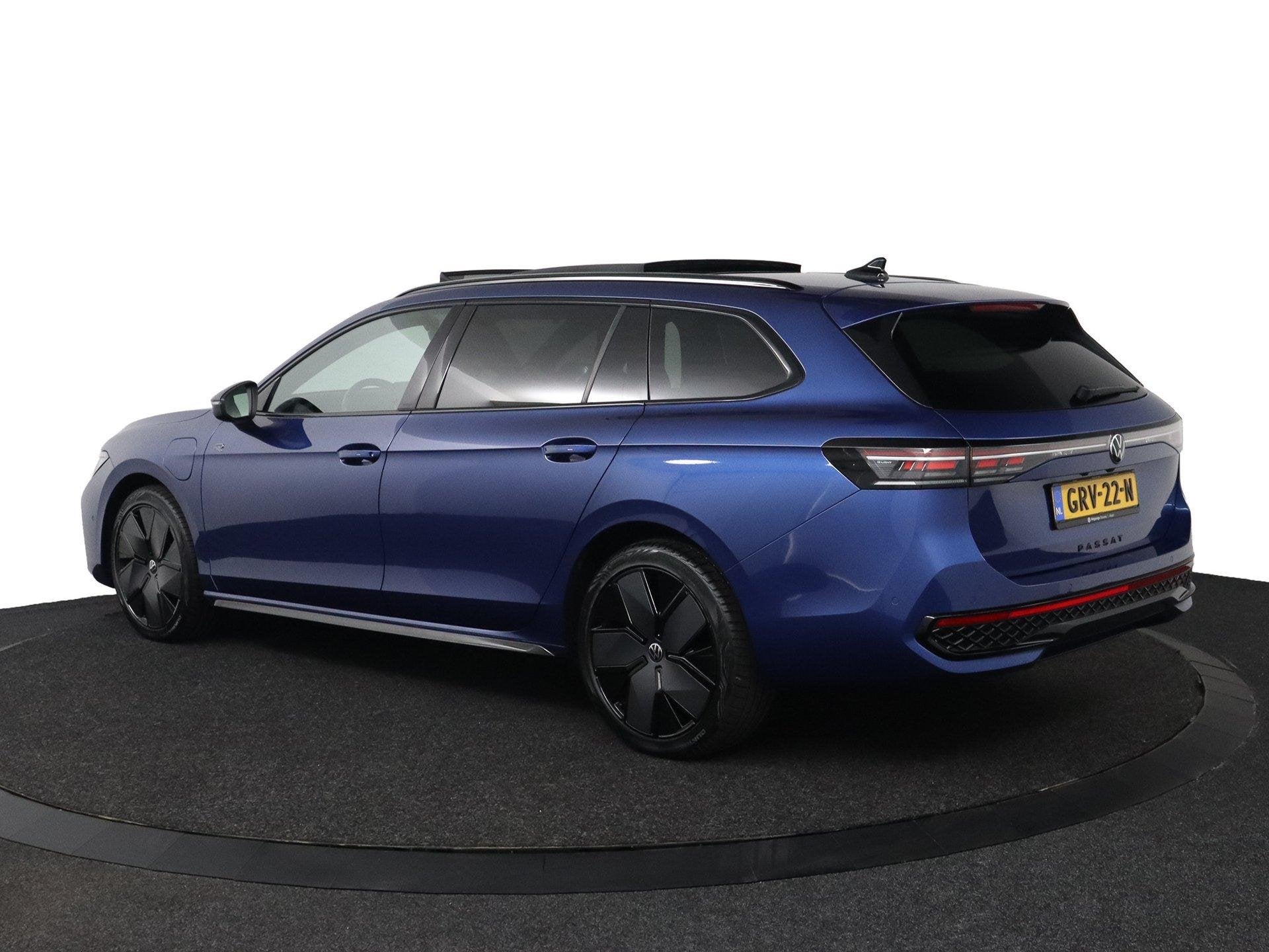Volkswagen Passat Variant 1.5 eHybrid R-Line Edition |NAP|Pa, Stof, 4 cilinders, Automatische klimaatregeling, Passat