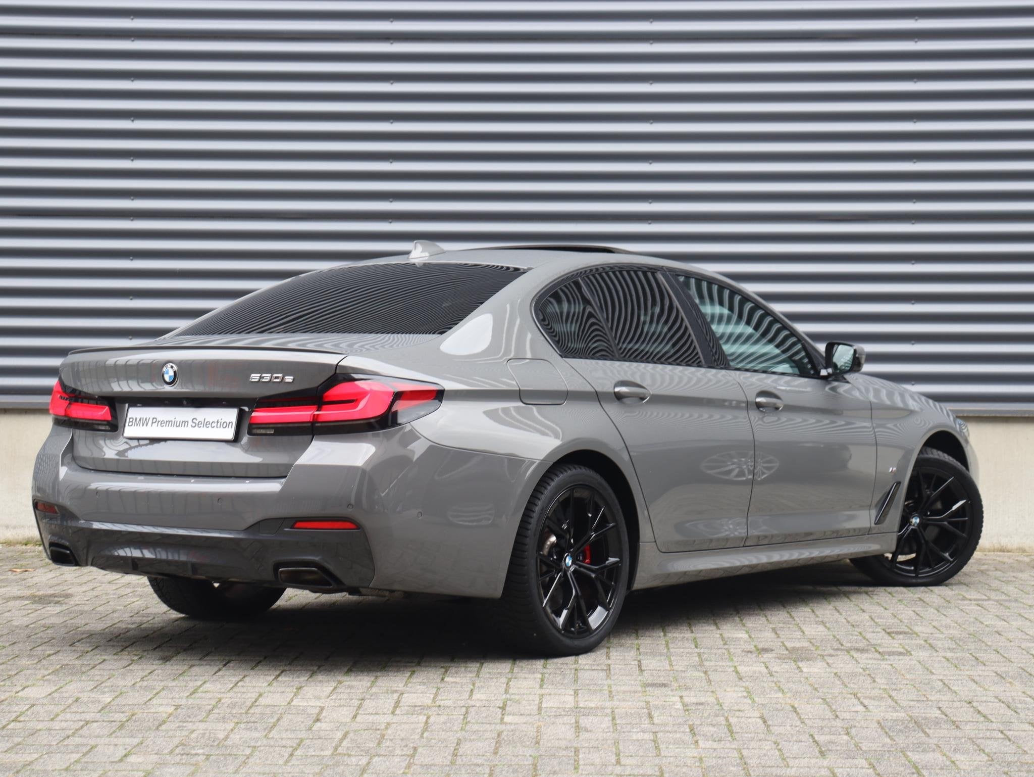BMW 5-serie Sedan 530e | High Executive | M Sportpakket | Pa, 1998 cc, Gebruikt, 4 cilinders, Met garantie (alle)
