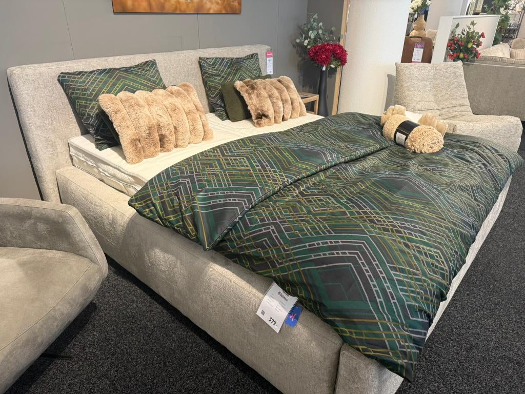 Haco gestoffeerd bed Fien, Huis en Inrichting, Slaapkamer | Bedden, Ophalen, Overige kleuren, Tweepersoons, Zo goed als nieuw