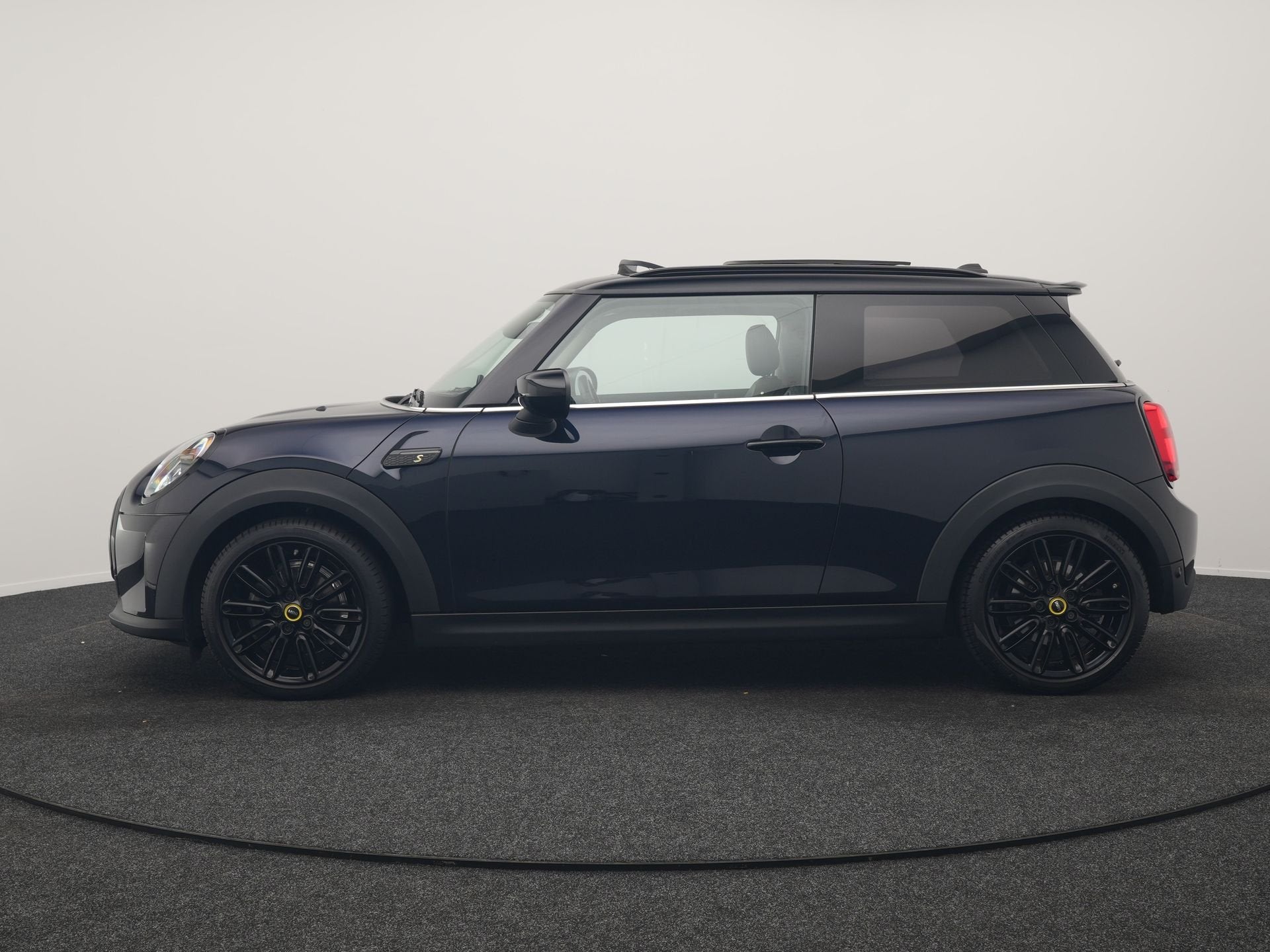 MINI Electric MINI Yours 33 kWh 184pk Dealer O.H. | Panodak, Dealer onderhouden, Gebruikt, Mini Electric, Leder