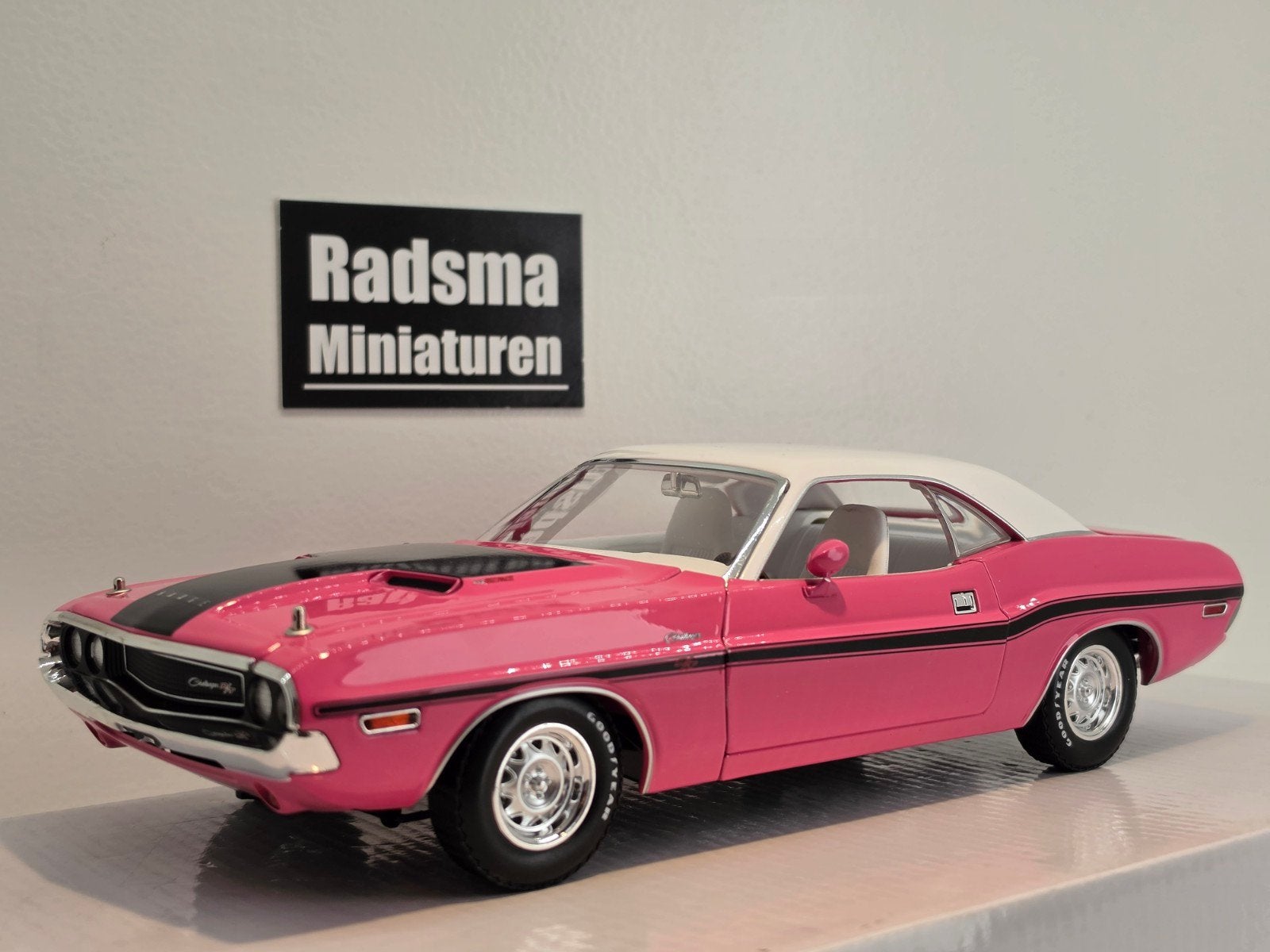1970 Dodge challenger RT 440 Six pack - Roze 1:18 Greenlight, Auto, Ophalen of Verzenden, Zo goed als nieuw, Greenlight