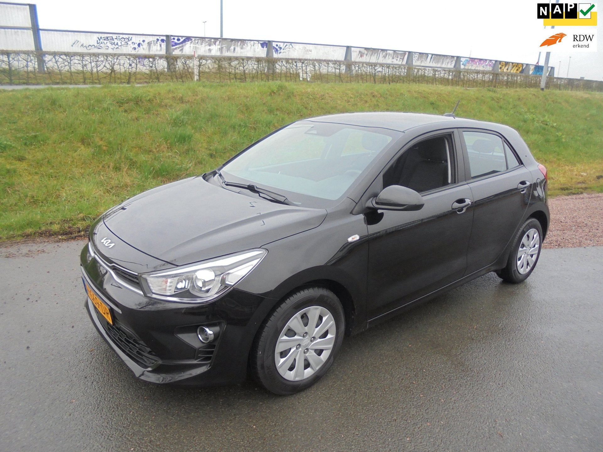 Kia Rio Kia Rio 1.0 benzine Comfortline airco 75.000km, Auto's, Voorwielaandrijving, Start-stop-systeem, 450 kg, Gebruikt