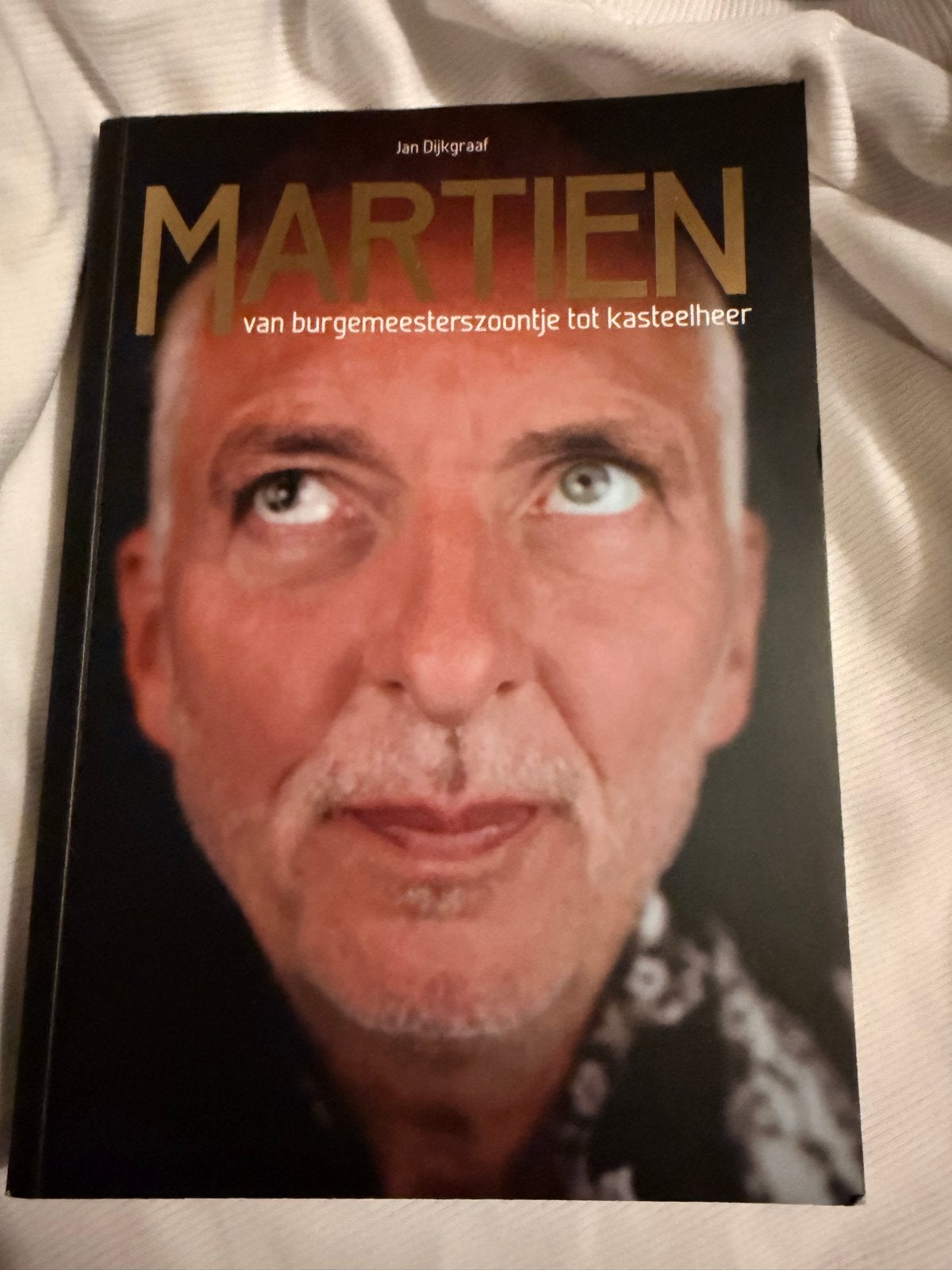 Martien - van burgemeesterszoontje tot kasteelheer, Ophalen of Verzenden, Zo goed als nieuw, Film, Tv en Media
