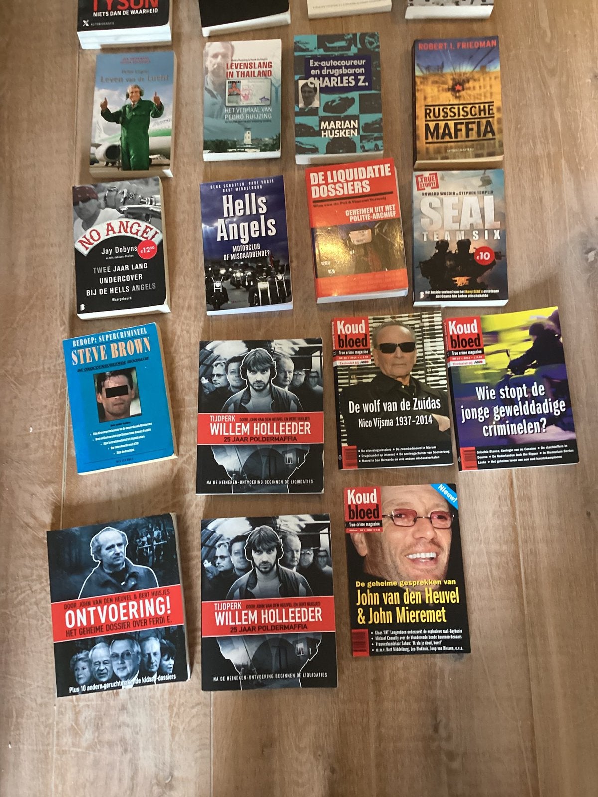 Diverse misdaadboeken, biografieën etc 47 stuks, Ophalen, Gelezen