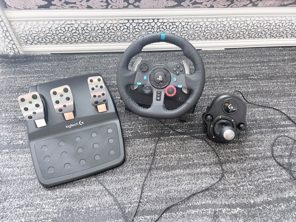 Logitech G29 + Shifter Compleet, Ophalen, PlayStation 4, Zo goed als nieuw, Stuur of Pedalen
