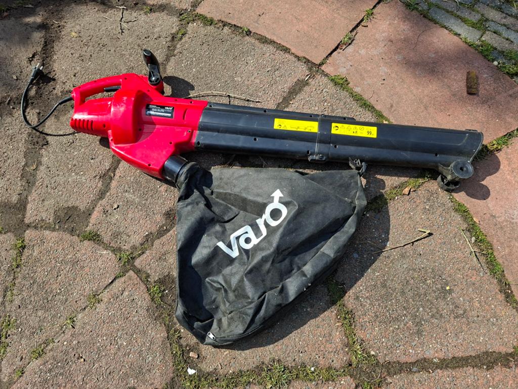 Varo VAR1005315 Bladblazer/Bladzuiger met Opvangzak, Tuin en Terras, Bladblazers, Gebruikt, Met opvangzak, Handgedragen, Ophalen of Verzenden