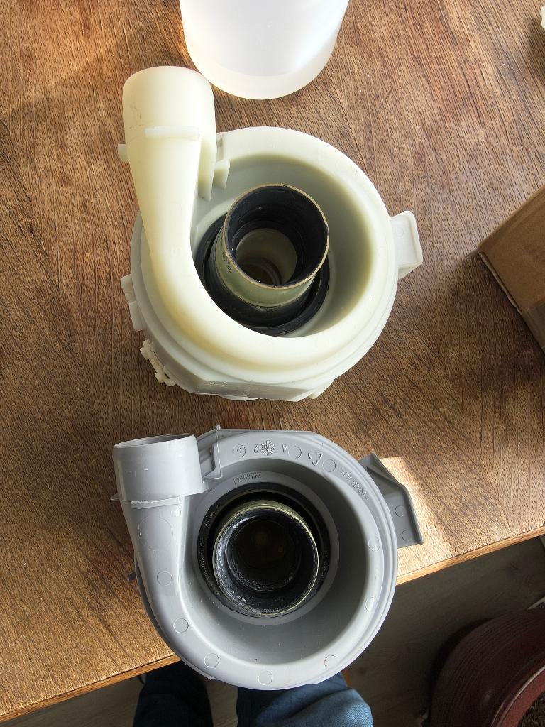 2 defecte hittepompen circulatiepompen o.a. Bosch Siemens, Witgoed en Apparatuur, Onderdelen en Toebehoren, Ophalen of Verzenden
