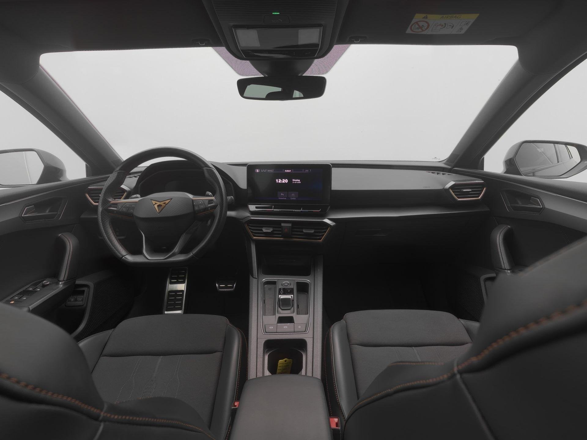 CUPRA Leon Sportstourer 1.4 e-Hybrid 245pk VZ | Dynamic chas, Auto's, Cupra, Stof, Gebruikt, 4 cilinders, Leon