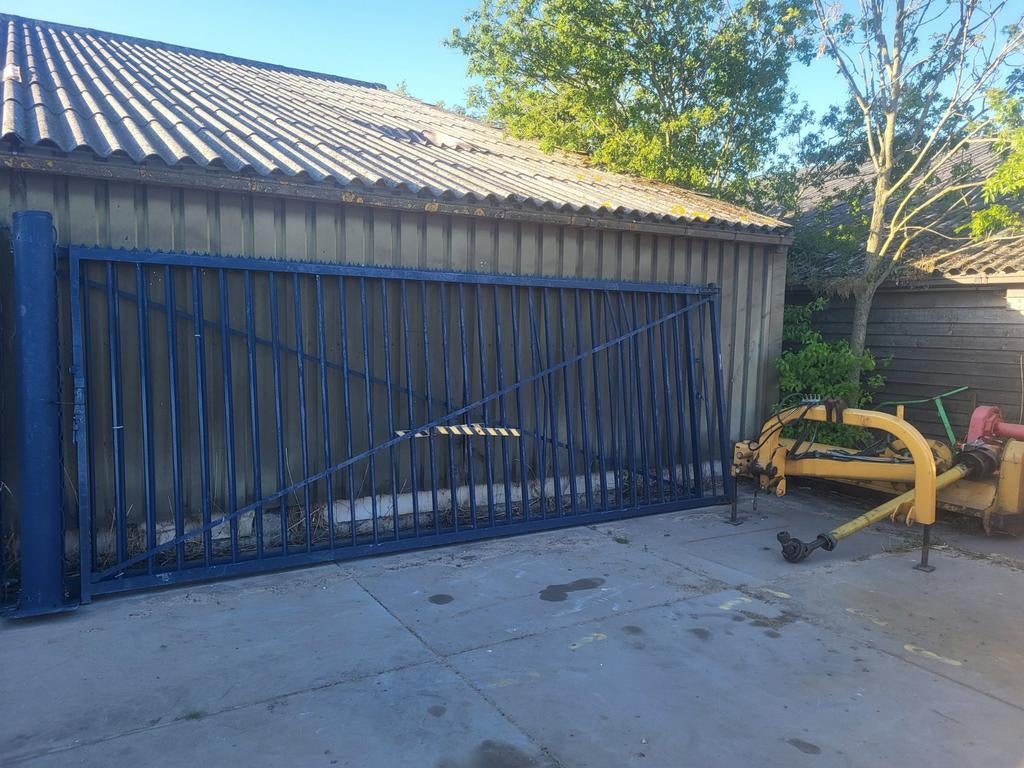 Mooi blauw spijlenhekwerk, Tuin en Terras, Ophalen of Verzenden, Gebruikt, IJzer