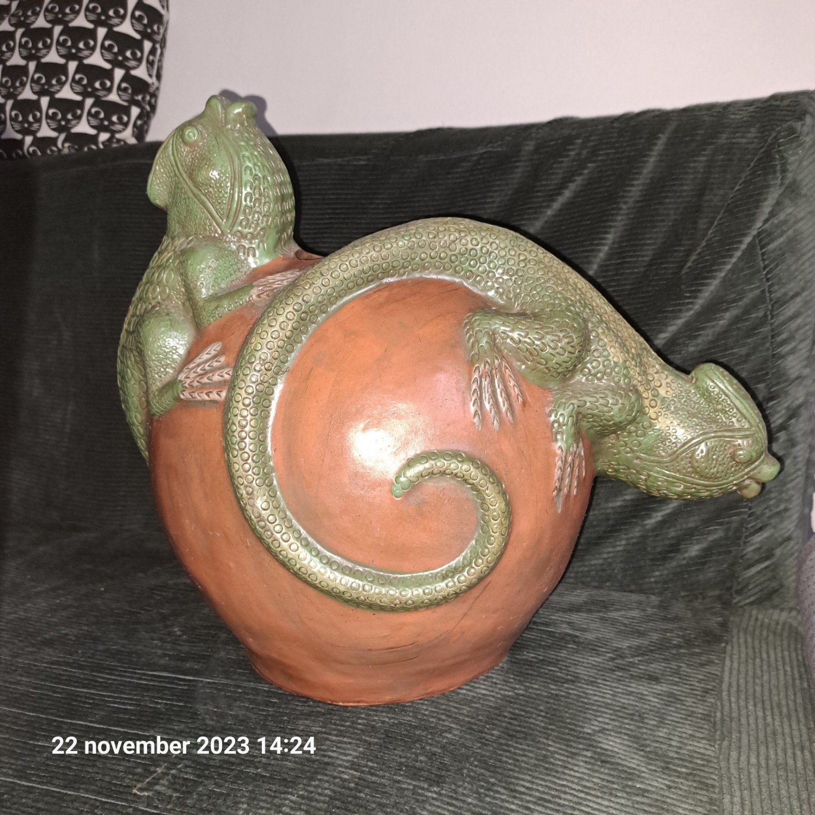 Zeer mooie vaas met amfibieën Breed 42 cm_Hoogte 34 cm_A, Ophalen, Zo goed als nieuw, Overige kleuren, Overige materialen