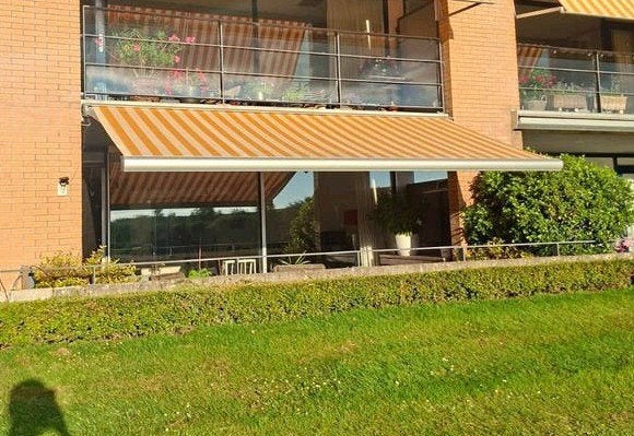 Somfy luifel, Tuin en Terras, Zonneschermen, Ophalen, Gebruikt, 450 cm of meer, Elektrisch