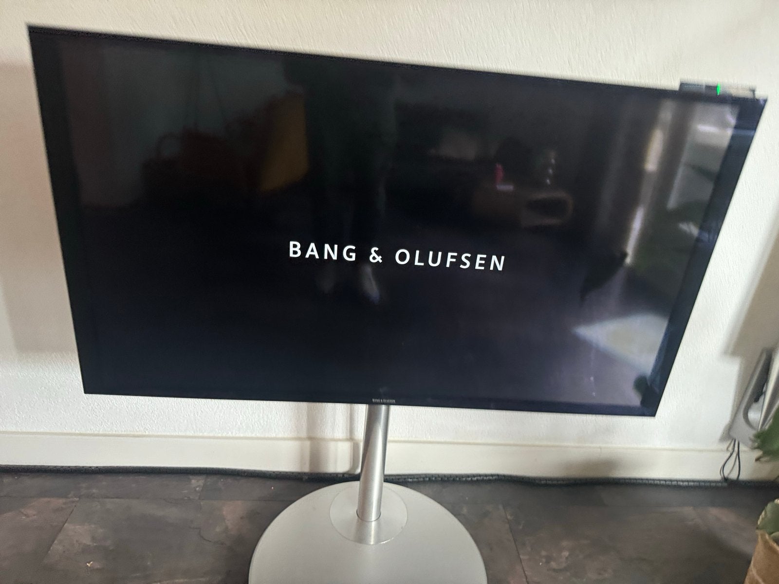 Bang & Olufsen BeoVision Avant 55 NG met gemotoriseerde voet, Audio, Tv en Foto, Televisies, LED, Zo goed als nieuw, 100 Hz, 100 cm of meer