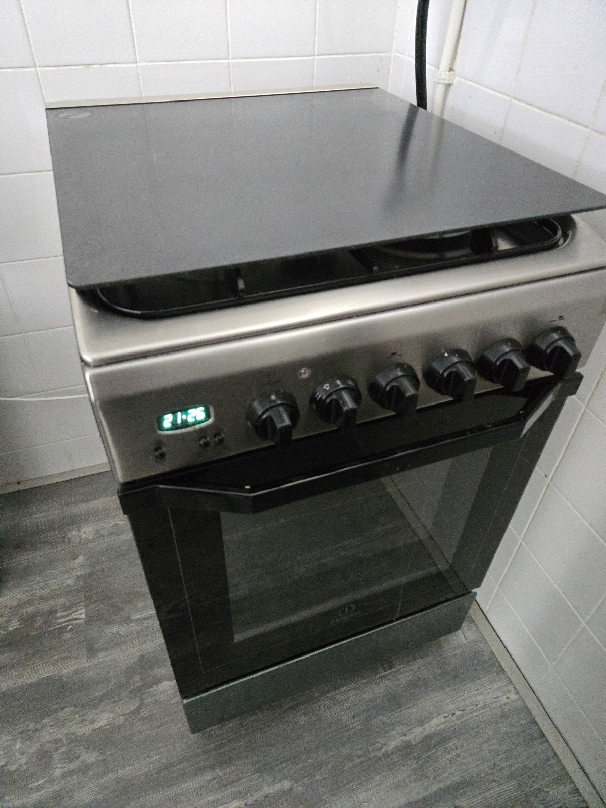 Vrijstaand gasfornuis met oven - zeer goede staat, Ophalen, 4 kookzones, Zo goed als nieuw, Gas