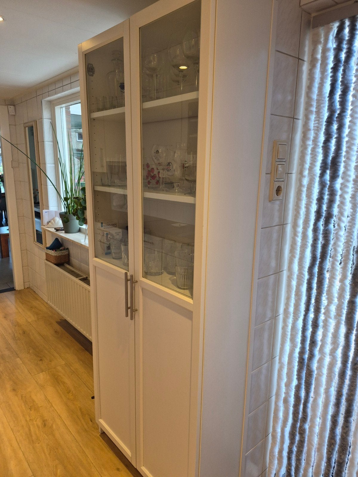 Ikea Billy kast met glasdeurtjes (80x30x200 cm), Ophalen, Overige houtsoorten, 50 tot 100 cm, 150 tot 200 cm
