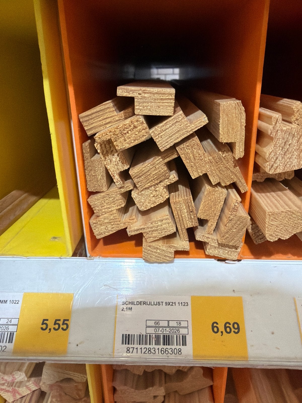 Uitverkoop! Schilderijlijst 9x21mm - 2,1M, Ophalen, Overige materialen, 200 tot 250 cm, Lijsten