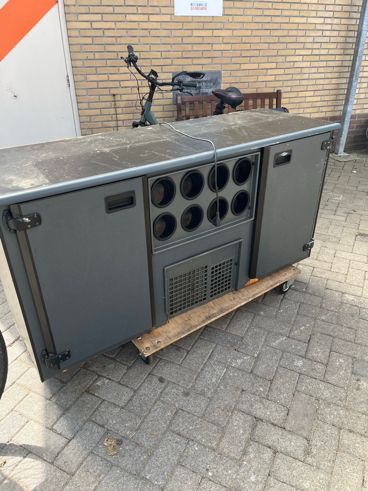 Mobiele tapinstallatie / bar voor evenementen, Ophalen, Gebruikt