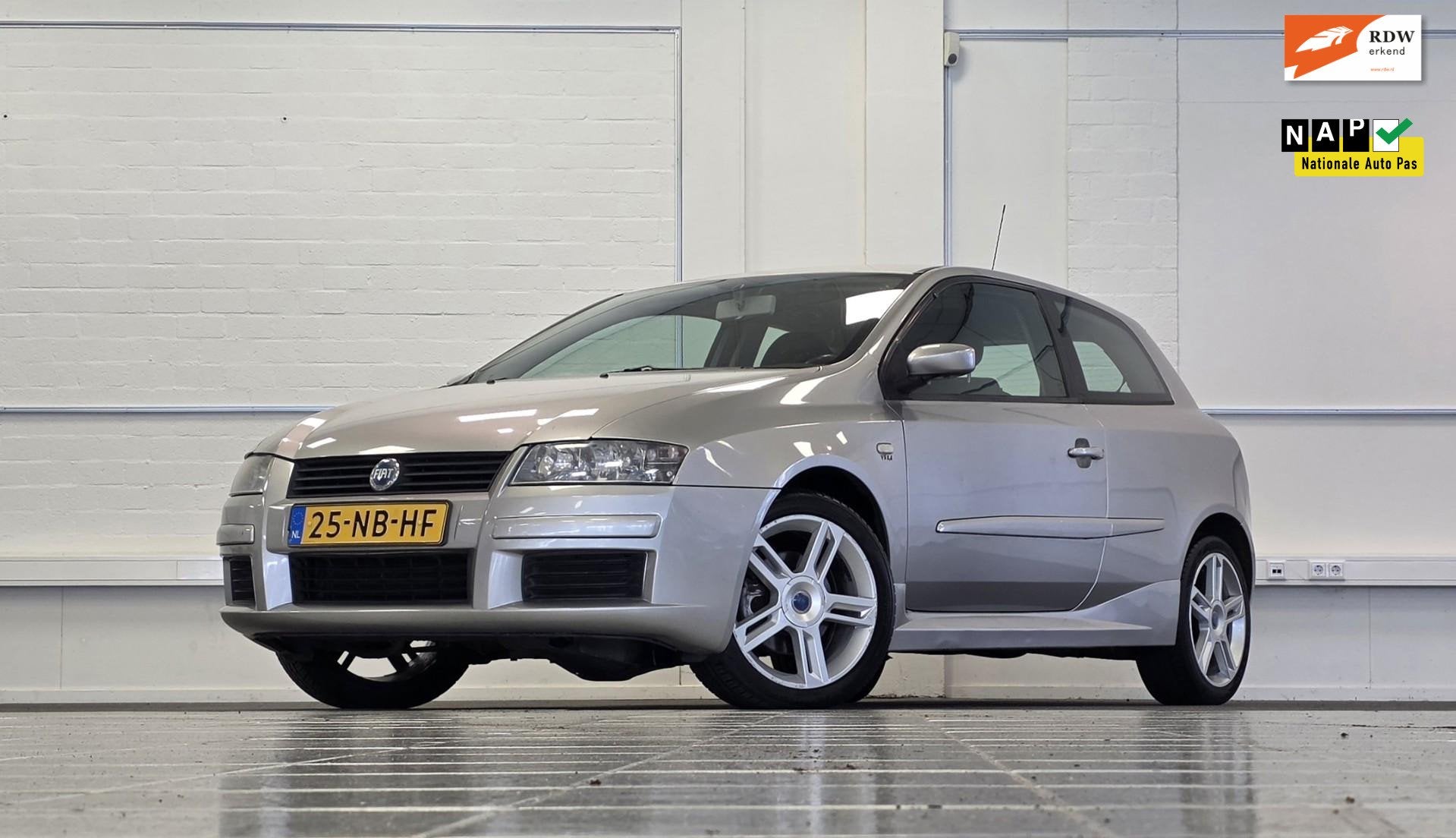Fiat Stilo 2.4i 20V Abarth 170pk 17" LM Nieuwe APK Garantie, Auto's, Voorwielaandrijving, Stof, Gebruikt, Zwart
