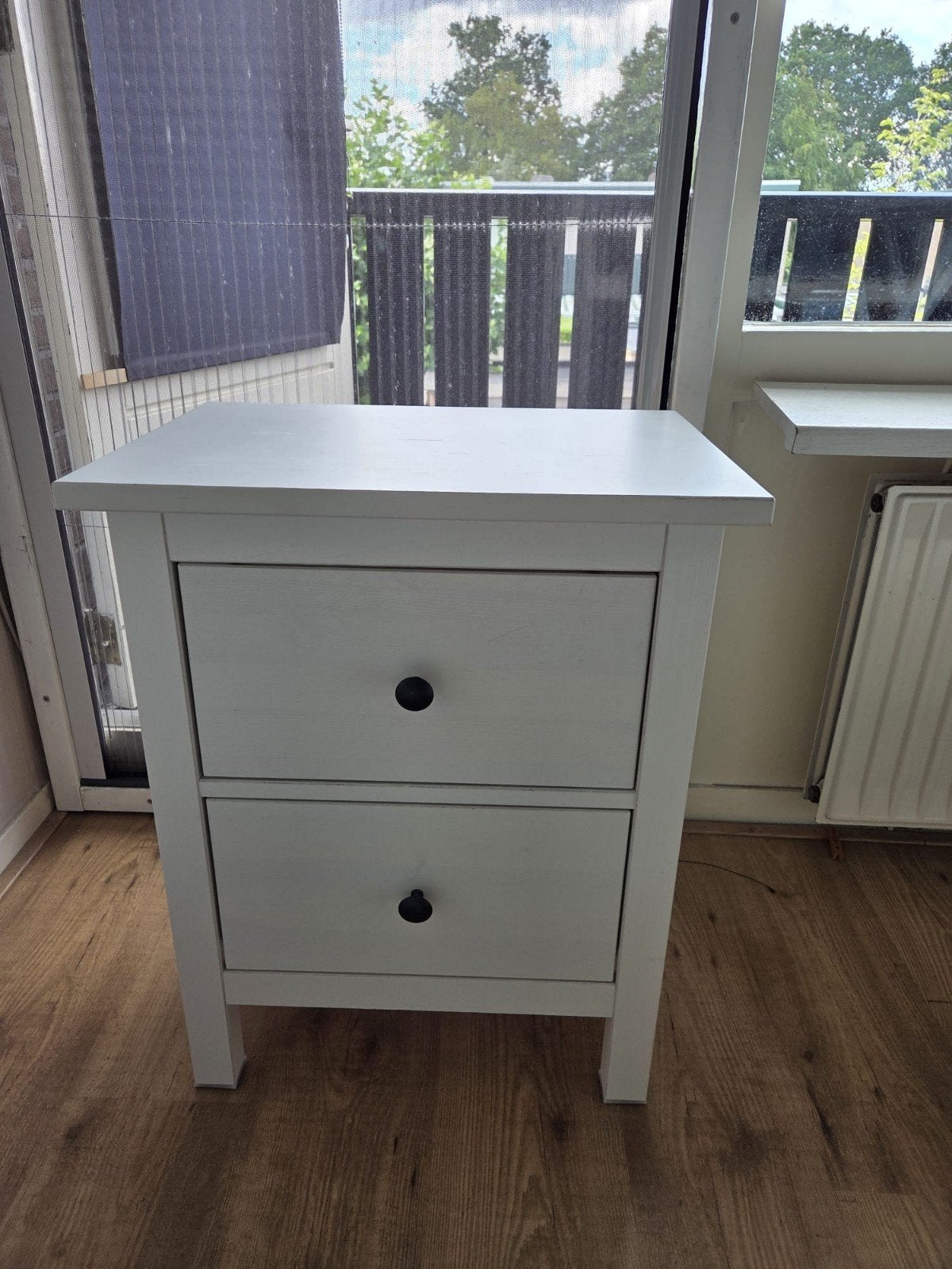 Wit net nachtkastje., Huis en Inrichting, Ophalen of Verzenden, Minder dan 45 cm, 55 tot 70 cm