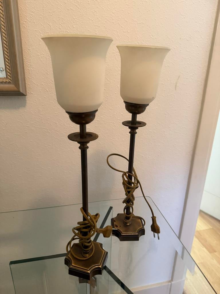 Set van 2 klassieke tafellampen met melkglazen kap, Antiek en Kunst, Antiek | Kandelaars, Ophalen, Glas