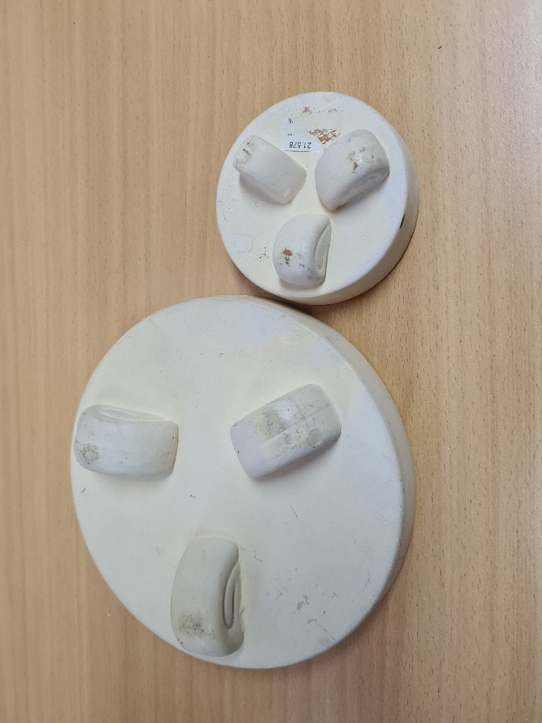 Kaarshouders.           Groot en klein., Gebruikt, Ophalen of Verzenden, 5 cm, Crème
