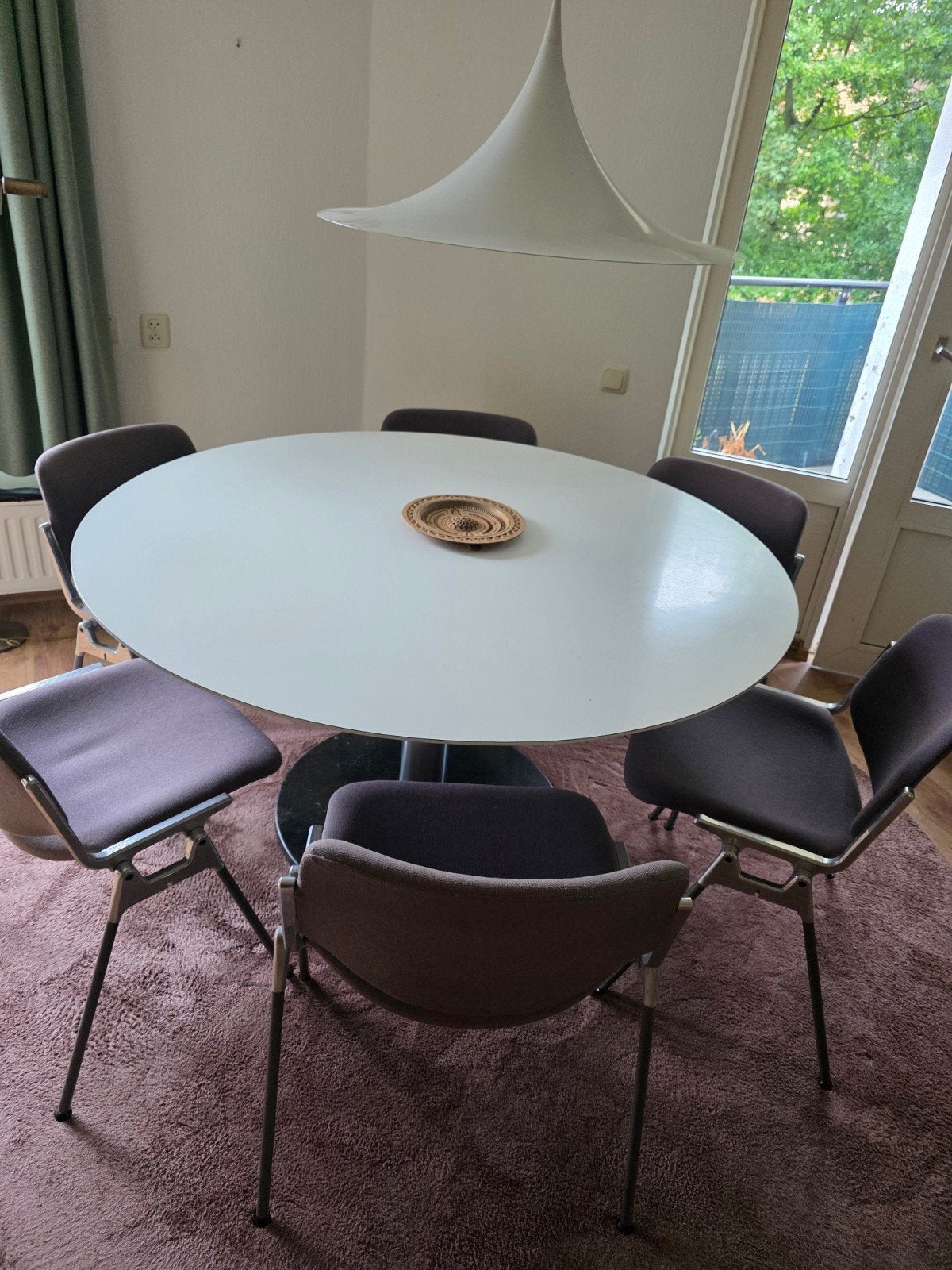 Vintage ronde eethoek tafel met 6 Castelli stoelen, Huis en Inrichting, Tafels | Eettafels, Ophalen, Gebruikt, 100 tot 150 cm
