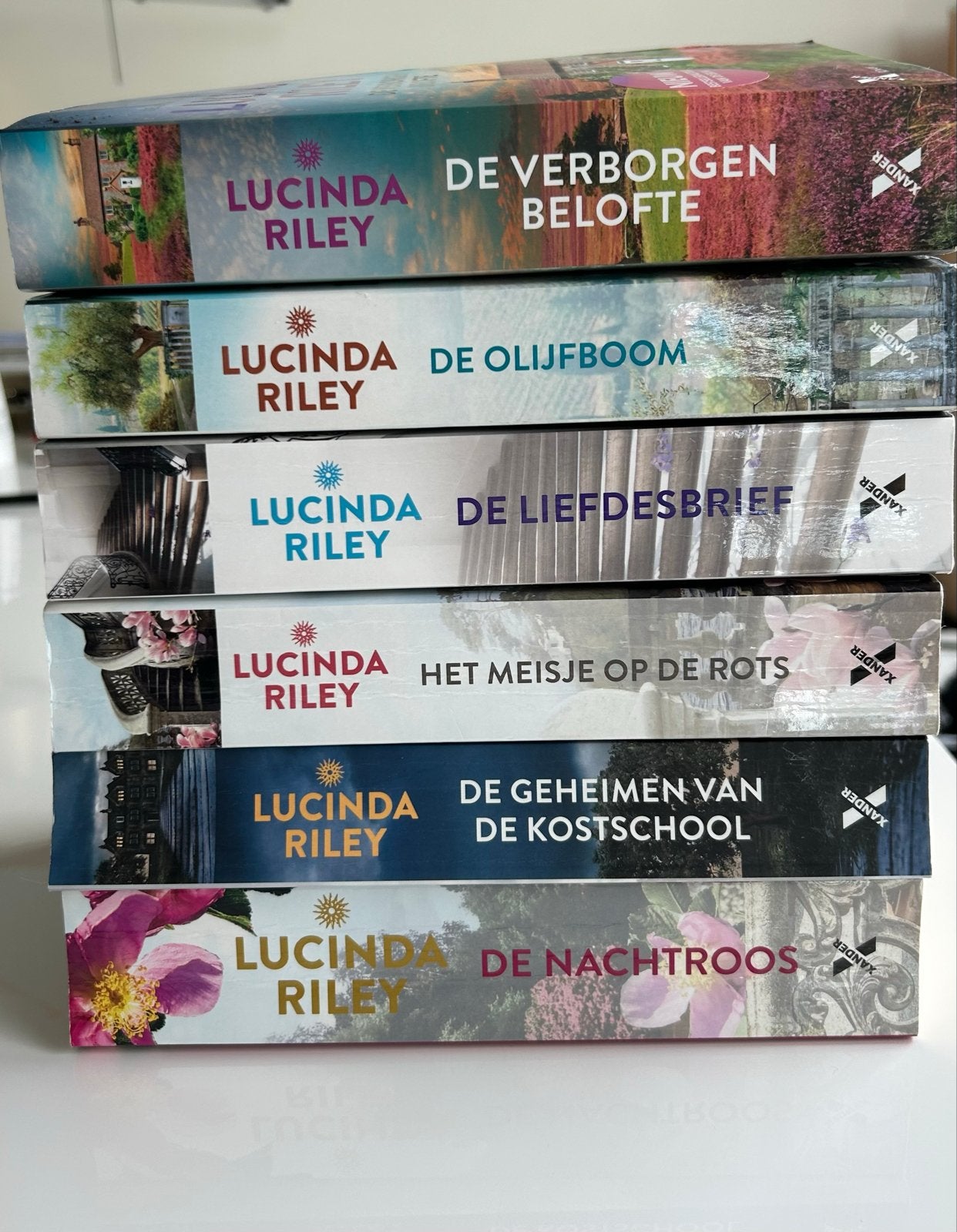 Zgan Lucinda Riley & Corina Bomann - Romans, Boeken, Romans, Gelezen, Nederland, Ophalen of Verzenden