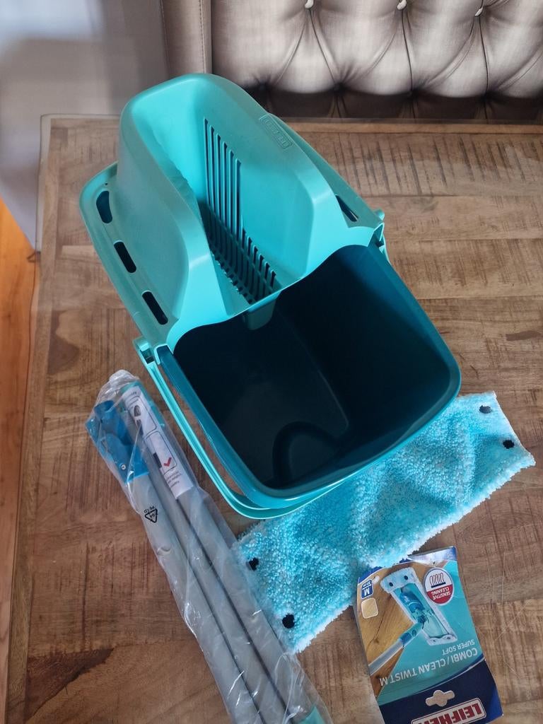 GERESERVEERD.      Leifheit emmer, dweilstok en doek. Nieuw., Huis en Inrichting, Schoonmaakartikelen, Ophalen of Verzenden, Dweilemmer, -bak, of -wagen