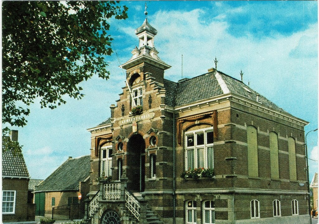 Kerkdriel – Gemeentehuis. Gelopen Hellevoetsluis 1987., Ophalen of Verzenden, 1980 tot heden, Gelopen, Gelderland