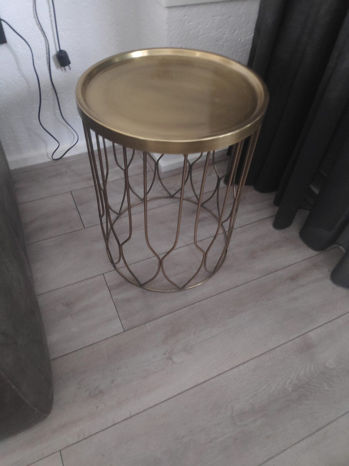 Zgan 2 goudkleurige bijzettafels leenbakker, Huis en Inrichting, Tafels | Bijzettafels, Minder dan 55 cm, Metaal of Aluminium
