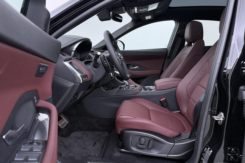 Jaguar E-PACE P300e AWD R-Dynamic S | ACC | Panoramadak | Me, Auto's, Jaguar, Automaat, Euro 6, Zwart, Hybride Elektrisch/Benzine