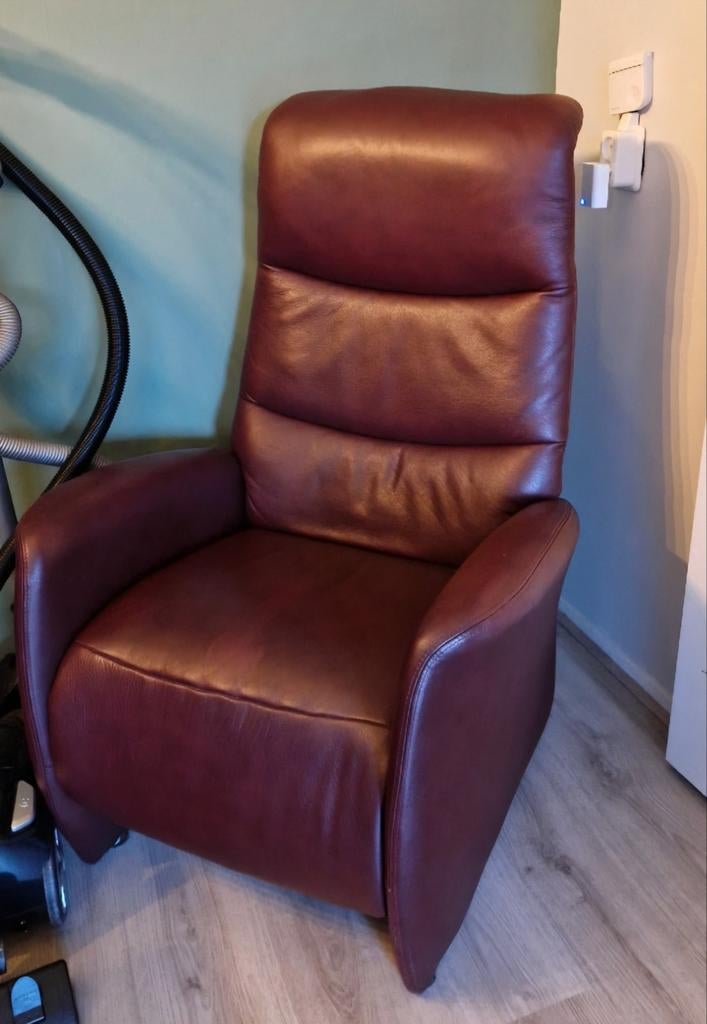 Elektrische relaxfauteuil - roodbruin leer, diverse standen, Ophalen, Gebruikt, Modern, Comfort, 75 tot 100 cm