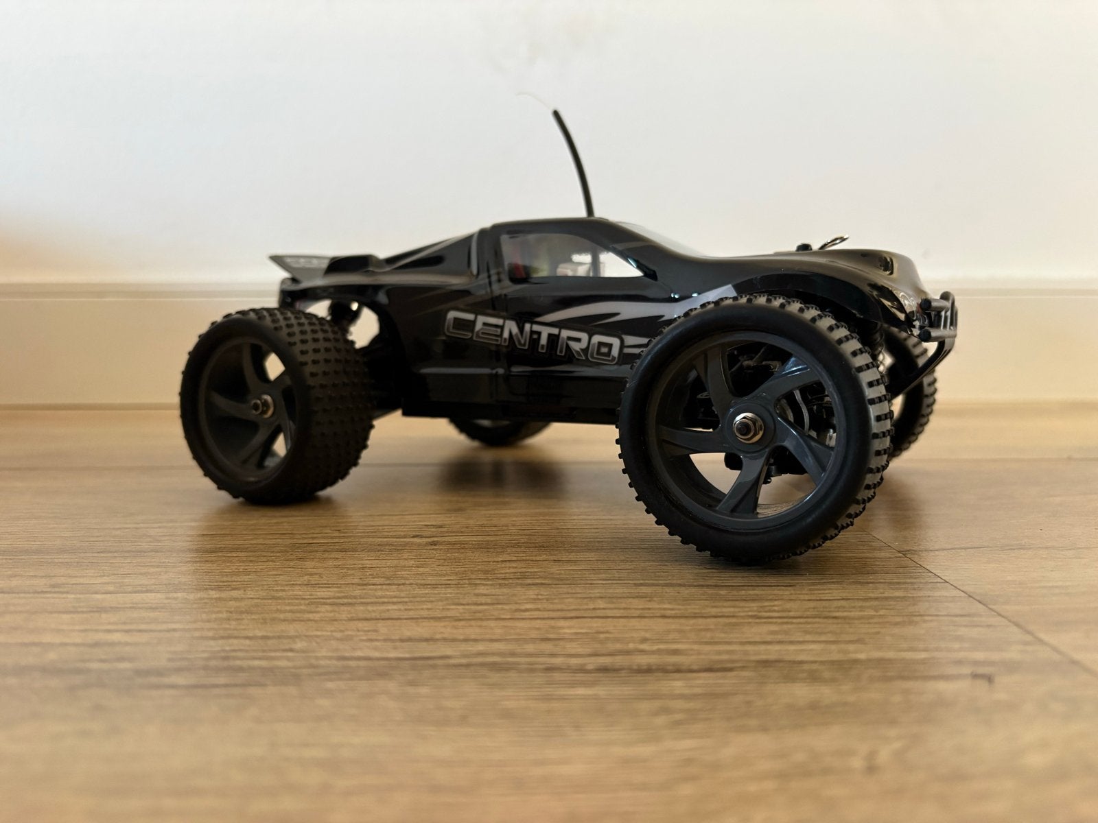 Himoto Centro 1/18 RC Auto 4WD RTR met extra accu's, Gebruikt, 1:50 of kleiner, Auto, Ophalen