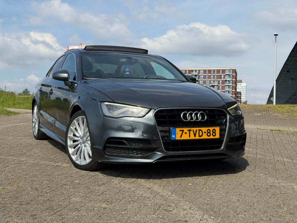 Audi A3 1.4 TFSI COD 3x S-Line | Pano B&O Camera Matrix LED, Skiluik, 4 cilinders, Origineel Nederlands, 1395 cc