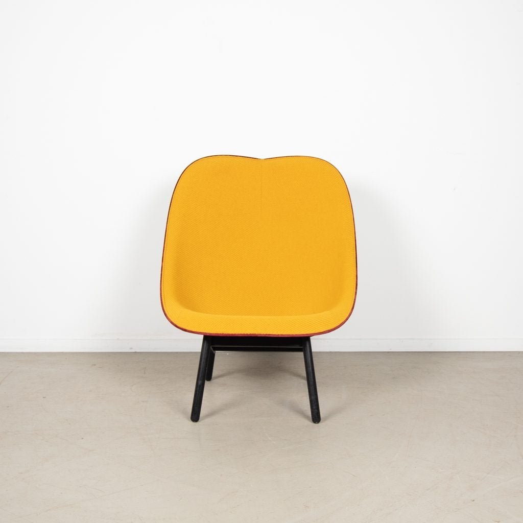 Hay Uchiwa Lounge Chair Fauteuil Geel/Bordeauxrood Stof, Niet ingevuld, Zo goed als nieuw, Niet ingevuld, Niet ingevuld