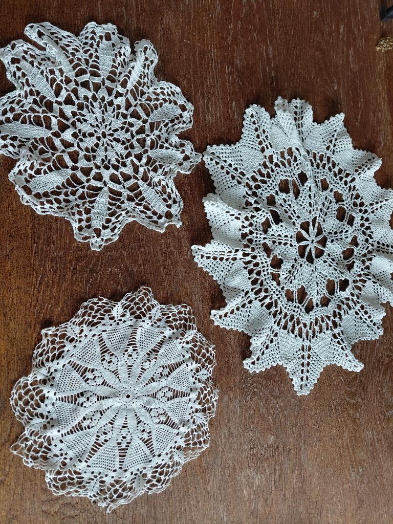 te koop leuke antieke gehaakte kleedjes en kastrandjes, Ophalen of Verzenden