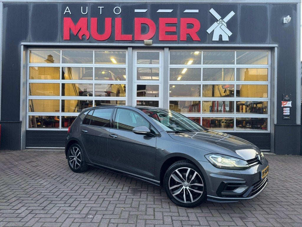 Volkswagen GOLF  1.4 TSI 125PK R-LINE / PANO / VIRTUAL / ACC, Voorwielaandrijving, 125 pk, Gebruikt, Euro 6