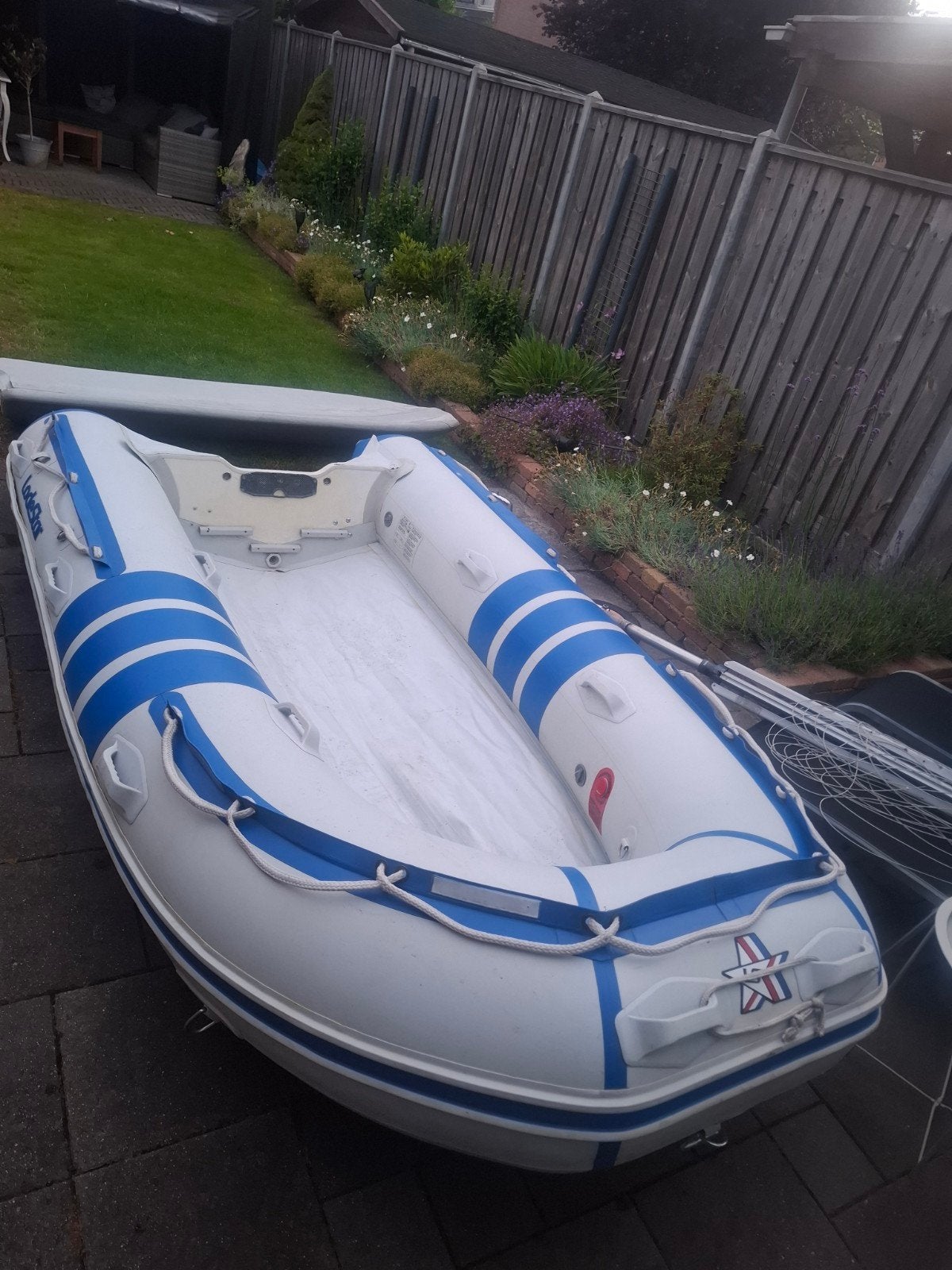 Lodestar Trimax 350 rubberboot, Ophalen