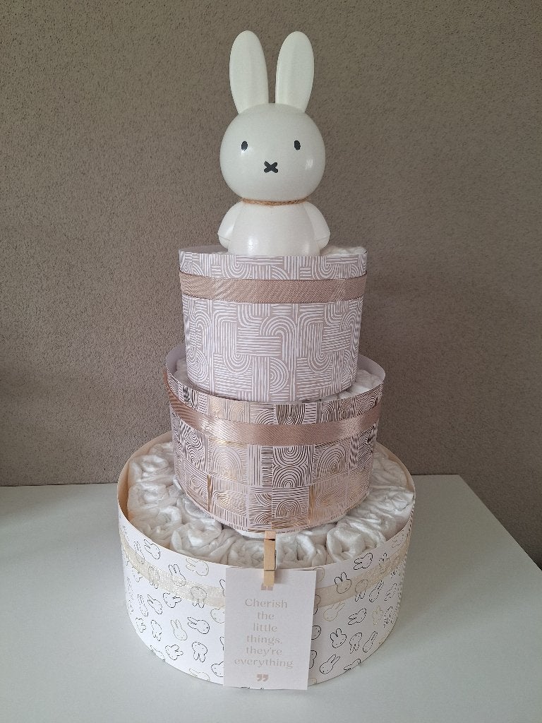 Drielaags Nijntje luiertaart - Beige neutraal, Ophalen of Verzenden, Nieuw, Kraamcadeau