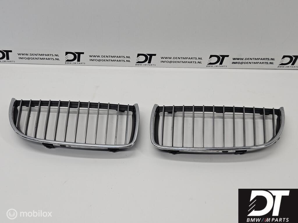 Grille set BMW 3-serie E90 E91 51137120009 51137120010, Gebruikt, Ophalen of Verzenden, BMW, BMW