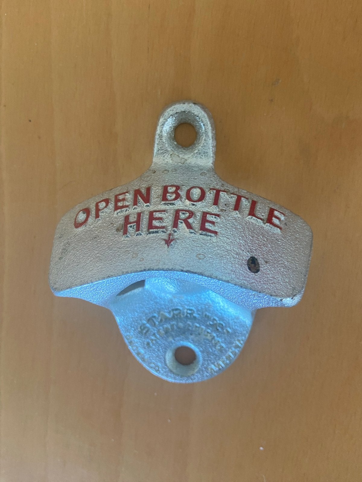 Gietijzeren flesopener voor wand of keukenkast, Zilver, Ophalen of Verzenden, Metaal, Overige merken