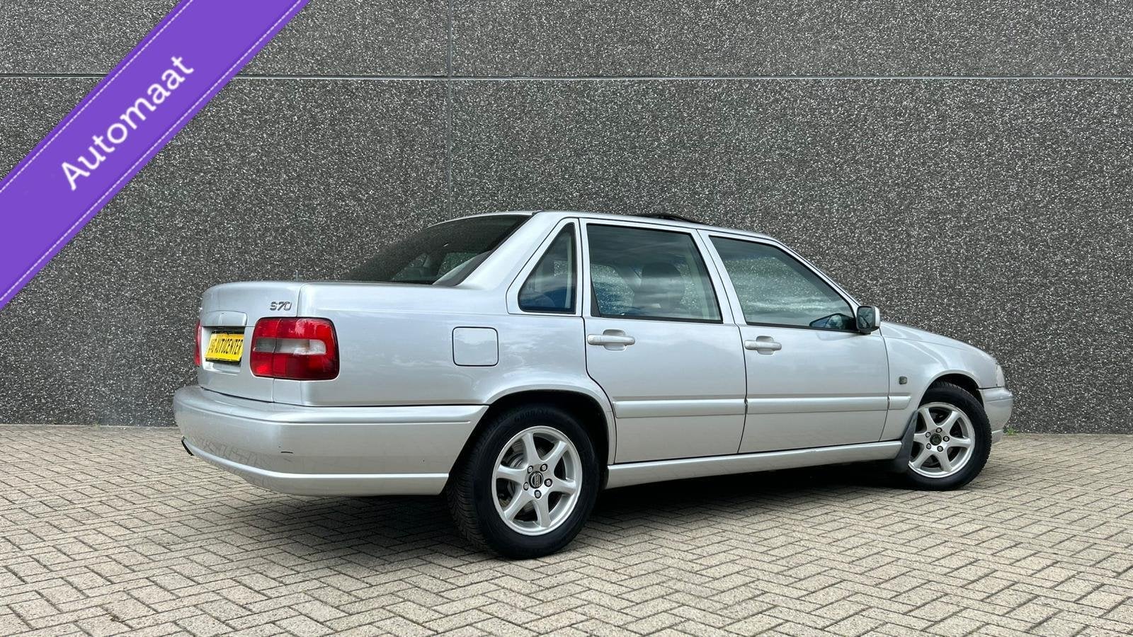Volvo S70 2.5 Comfort-Line/1e Eig/Schuifdak/144PK/Weinig Km, Auto's, Volvo, Gebruikt, Leder en Stof, Bedrijf, S70