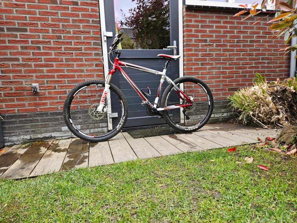 Kreidler Mountainbike - Rood/Wit - Goede Staat, Gebruikt, Hardtail, Heren, Schijfrem