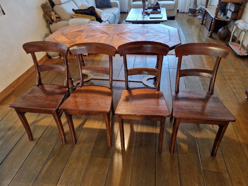 4 houten stoelen, Ophalen