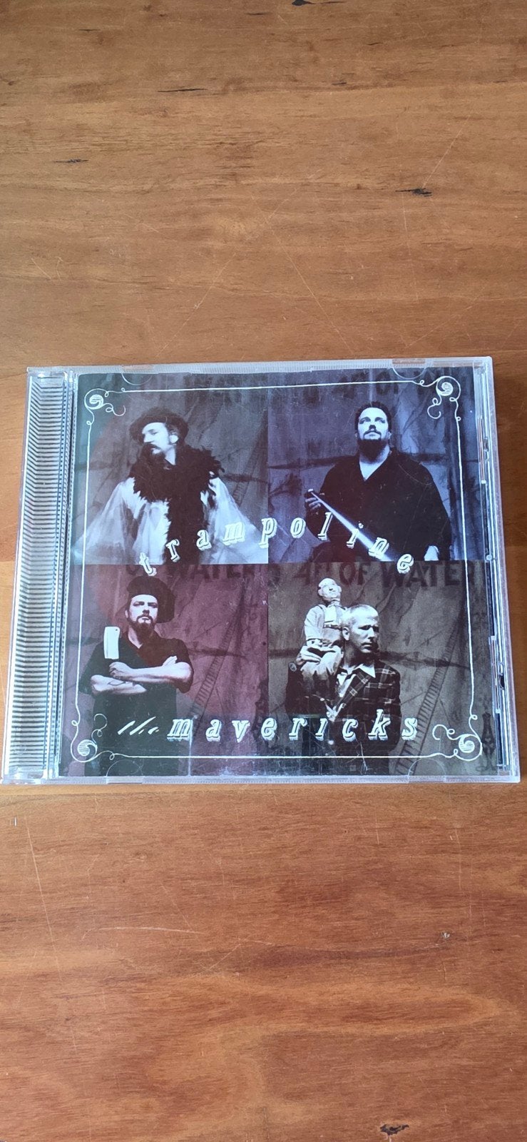 The Mavericks - Trampoline CD (Country/Americana), Americana, Inclusief boekje, Ophalen of Verzenden, Zo goed als nieuw